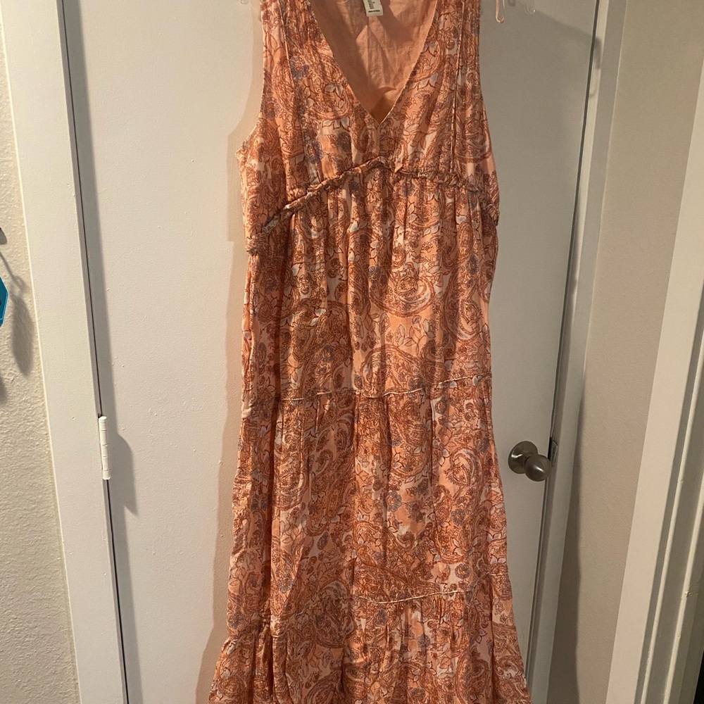 Flowy Pink Paisley Maxi Dress